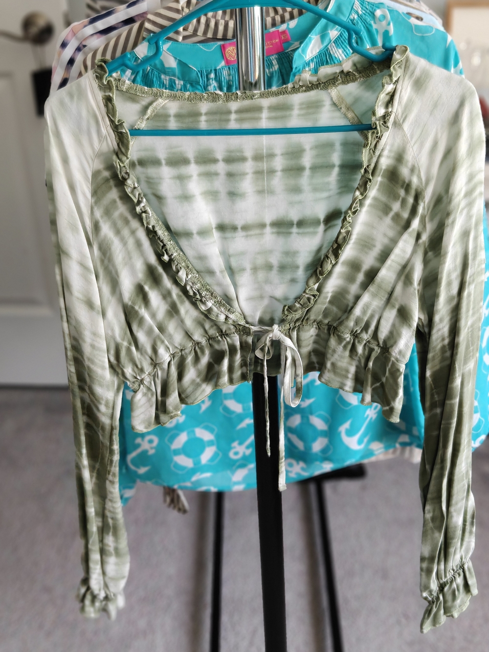 Women's Olive Green Tie-Dye Cropped Ruffle Tie Front Top
